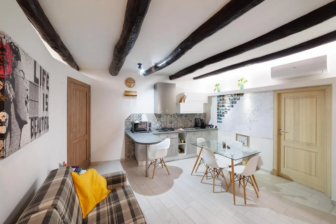 Legno Suite By Houseinナポリ アパート ナポリ