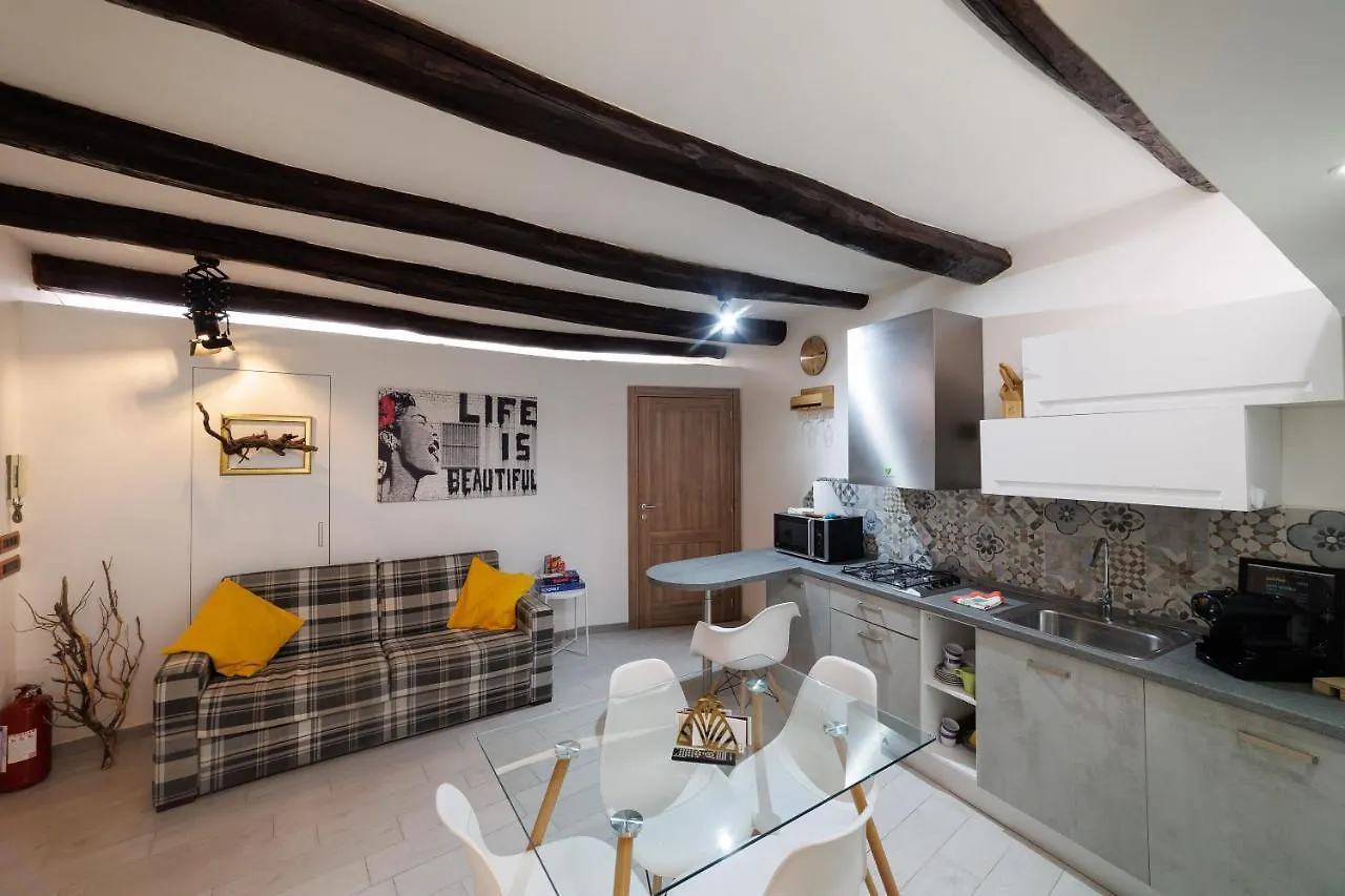 LegnoSuites Naples