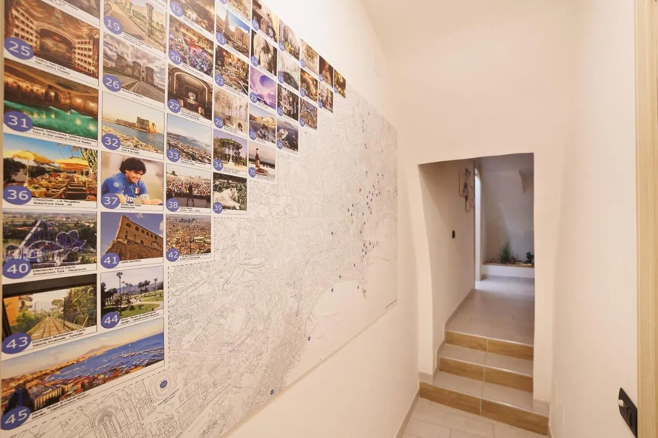 LegnoSuites Naples Italie