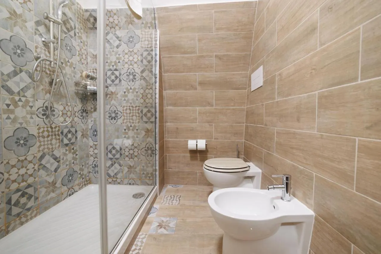 LegnoSuites Naples