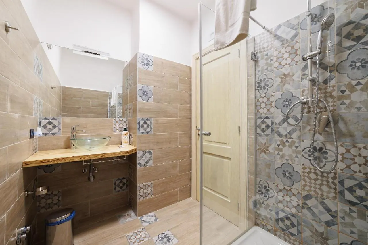 LegnoSuites Naples Italie